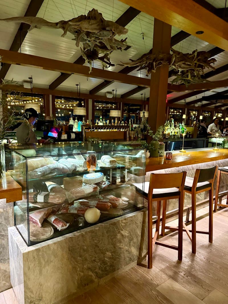 Castaway Burbank photo 2